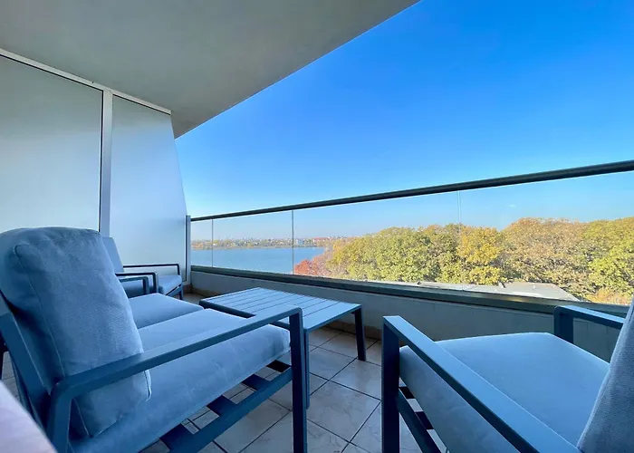 No 506 Lebada Апартаменти Бухарест