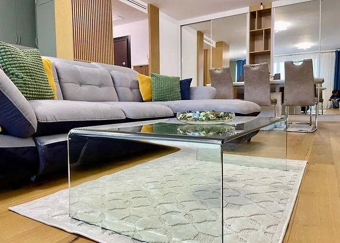 Апартаменти No 506 Lebada