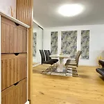 Appartement No 506 Lebada Boekarest